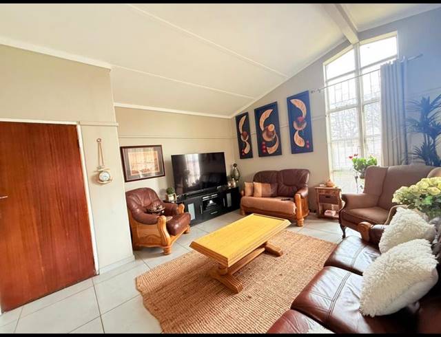 3 BEDROOM HOUSE FOR SALE IN VANDERBIJLPARK SE 1